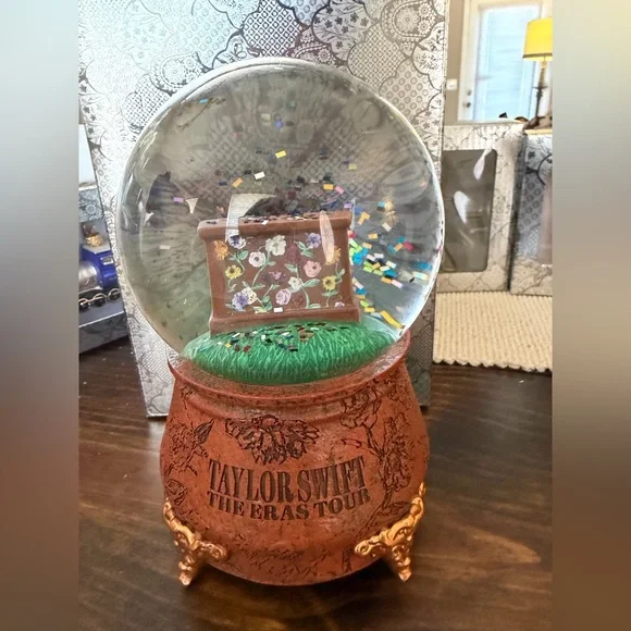 Taylor Swift “The Eras Tour Acoustic Piano” Snow Globe
